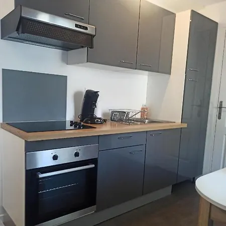 5 Charme & Espace Au Coeur D'ernee Apartament *